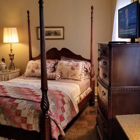 Clifford House Private Home B&B Кливленд Экстерьер фото