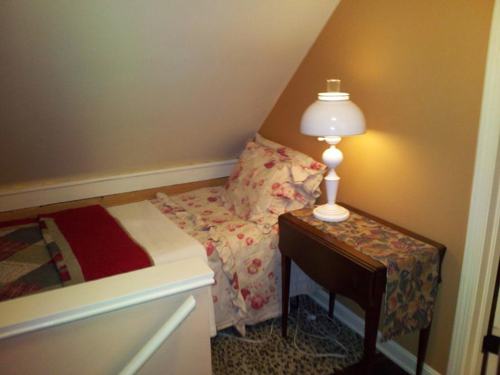 Clifford House Private Home B&B Кливленд Номер фото