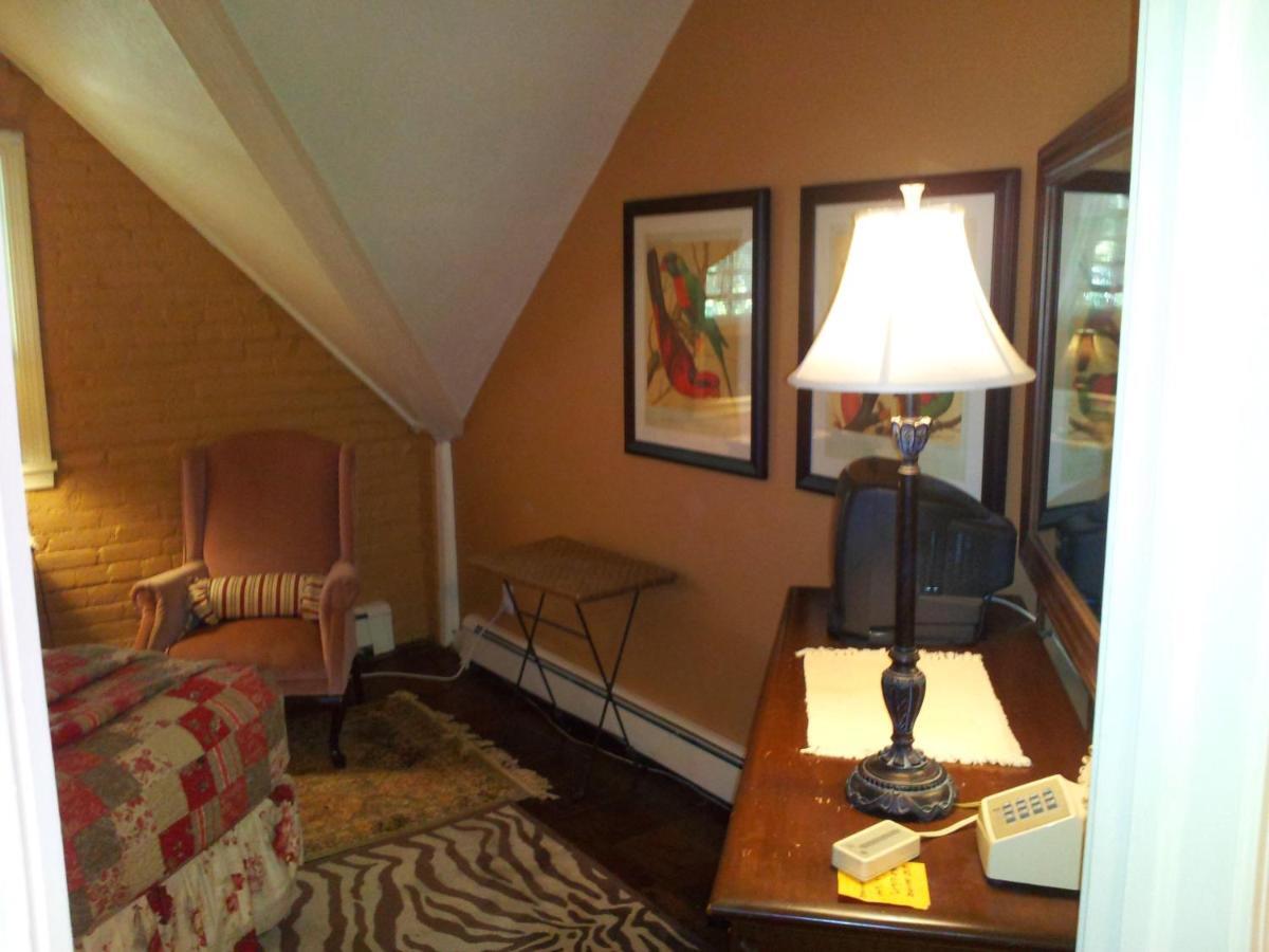 Clifford House Private Home B&B Кливленд Номер фото
